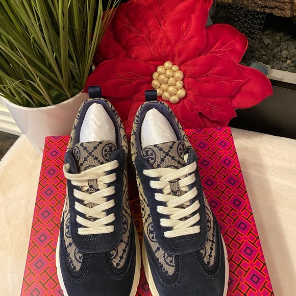 ✨NEW✨TORY BURCH T MONOGRAM GOOD LUCK TRAINER - Picture 5 of 9